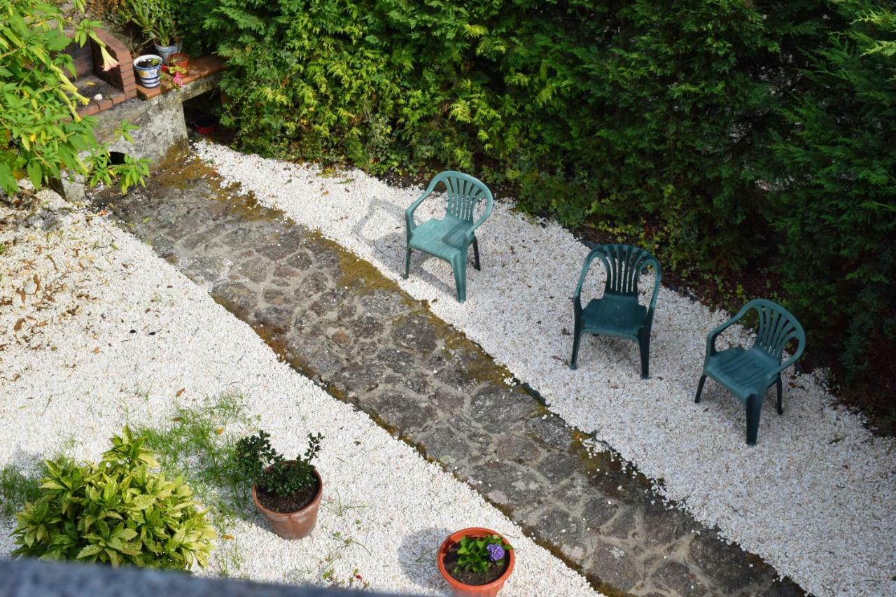 Ferienwohnung O Mencer Do Camino Cee Exterior foto